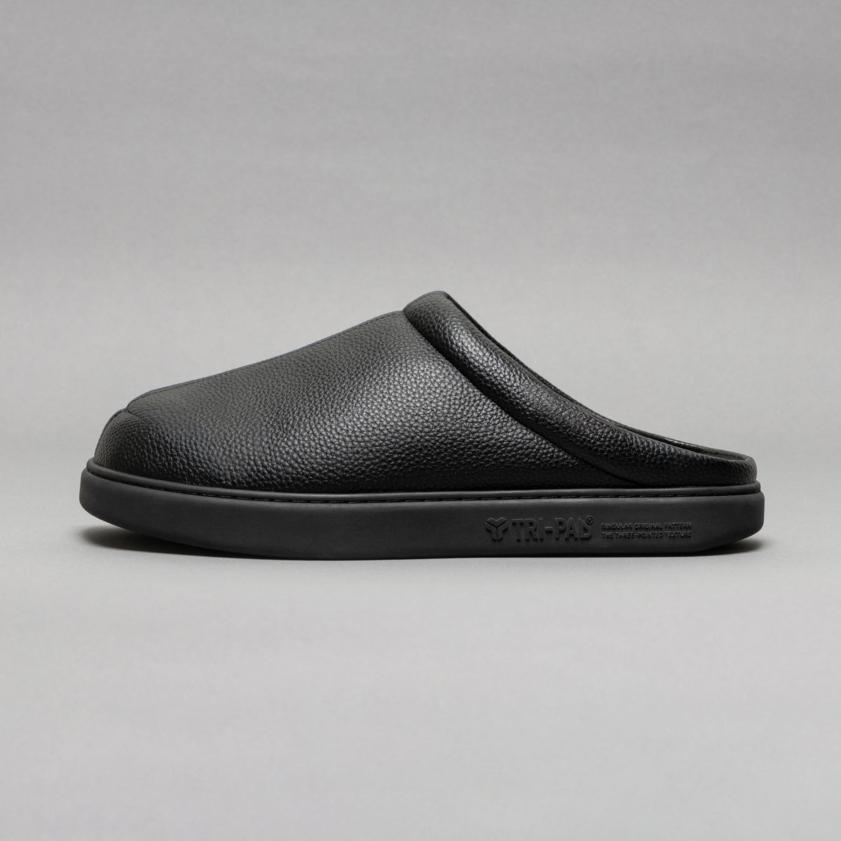 BLACK/BLACK