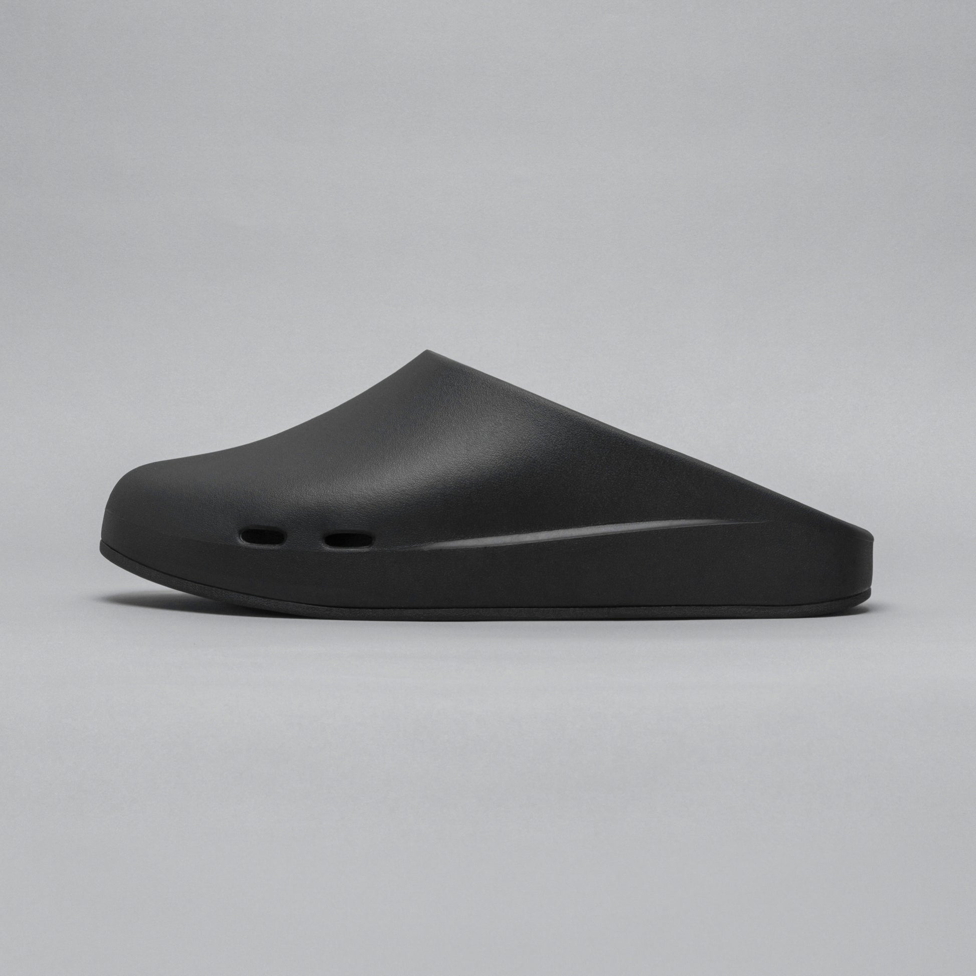 BLACK/BLACK