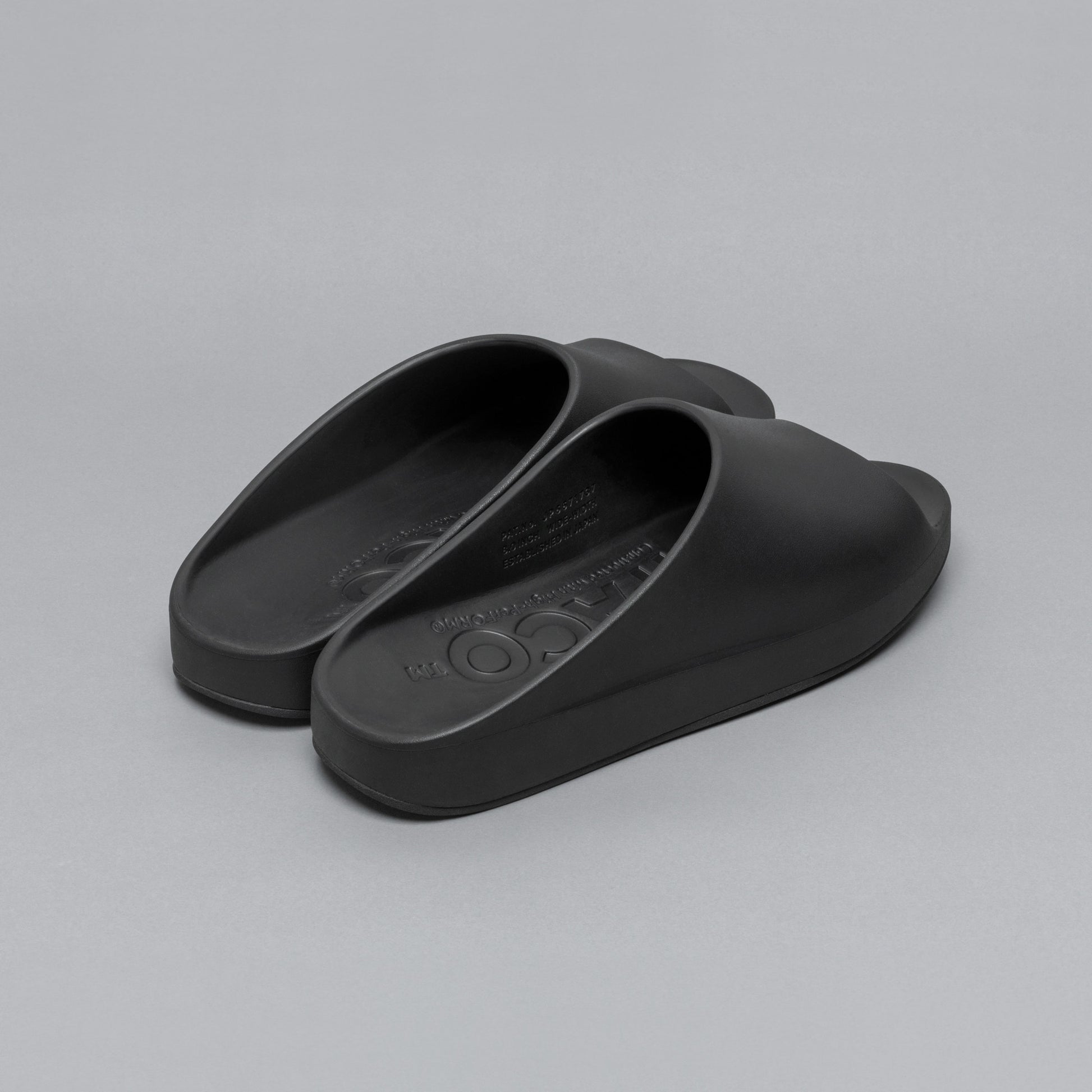 BLACK/BLACK